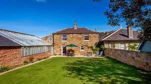 For peace and quiet - take a well-earned rest in a fantastic house that sleeps 8 in comfort with the added bonus of private hot tub. . This cottage is located in Port Mulgrave, just next to the Cleveland Way and the local beach. Great place. https://shoreline-cottages.com/cottages/rosedale/ | Shoreline Cottages