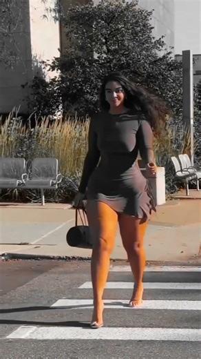 Attractive Model Crosswalk Stunning 🔥🍓🍓 #crossfit #fitness #model #glutes #gymlover #legsday #abs