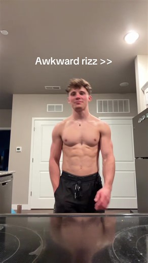 Don’t ask me what move I pulled at the end was, I don’t know #fypシ゚viral #physique #abs #biceps #viralvideo