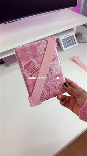 isioma ♡ on Instagram: "kindle refresh ☁️🎀✨ if you want to see how I make my kindle inserts using a free app, check out my latest YouTube video!! thank you @strapsicle for the new kindle accessories 🥰 full video is on my yt channel, 🔗 in b!0 #kindle #kindledecor #pinkkindle #kindleaccessories #cutetech"