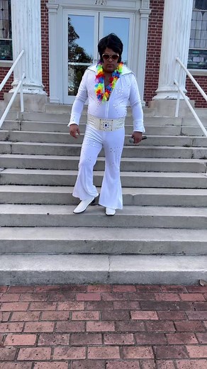 ELVIS HAS LEFT THE BUILDING 🌸⛪️🌸 #elvis @Elvis Official | Cornbread Cowboi