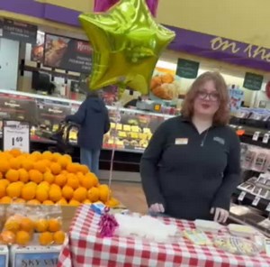 Sampling Heirloom Navel Oranges at Festival Foods Andover! | Festival Foods