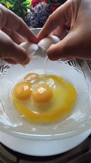 Jhatpat Zaika 🫕😋 on Instagram: "Delicious Homemade Cake Recipe 🤤🤤🤤 #cooking#indianfood#yummy"