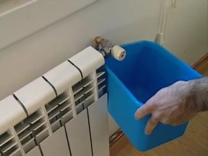 2.3K views · 43 reactions | ¿Quieres reducir el impacto de tu hogar en el medio ambiente? Cambia las llaves de tus radiadores por un modelo con termostato‍, siguiendo los pasos de este sencillo tutorial. #MedioAmbiente #Calefacción #Bricolaje | Bricomanía | Facebook