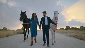 15 reactions | María comenta el capítulo 7 de la 2ºT de #Hercai:...