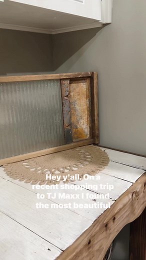 🍂a Simple Centerpiece Idea using some TJ Maxx pumpkins, dough bowl from Hobby Lobby, and florals from Dollar Tree and Hobby Lobby! #falldecorating #fallcenterpiece #falldecor #tjmaxxfinds #hobbylobby | Hammons Nest