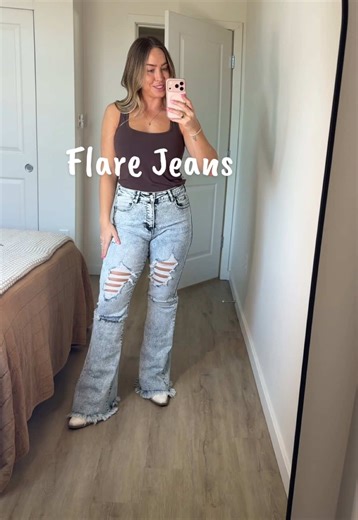 These denim flare jeans fit perfectly, and have everything you would want in a jean #denimjeans #flarejeans #highwaistedjeans #tummycontroljeans #flarepants @Willow Boutique