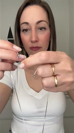 Truco con una cadena sencilla y dos aritos, te queda un bonito collar