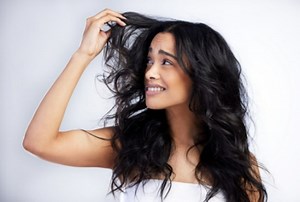 Styling Tips: 7 Easy-to-do Hairstyles For Frizzy Locks in Summer