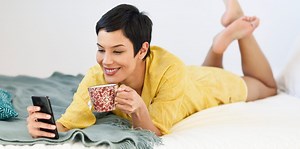50+ Funny, Flirty 'Good Morning' Texts She'll Actually Want to Receive