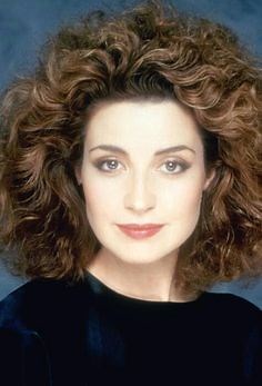 Annie Potts: Bio, Height, Weight, Age, Measurements