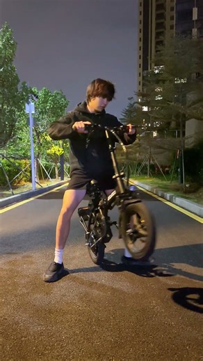 "This Foldable E-Bike Changes Everything! | Compact, Portable & Long-Range Urban Ride 🚴⚡"