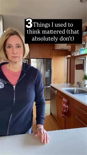 The truth is... I’m a sentimental person. And I try not to waste. But I’m also a pragmatist. And I value a home free of clutter. So I’ve learned not to let my sentimental side keep me from letting go of things I know are clutter. Because that’s the stuff that will prevent me from truly relaxing in my home. And I deserve to relax in my home 💕 Midlife is a journey and I’m learning new things on the daily. And I’m not letting clutter get in my way 🙌🏻 Want to declutter your midlife? Comment GUIDE