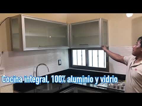 Cocina integral en aluminio y vidrio