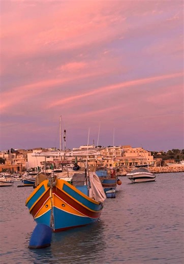 Sunset cruises in Malta just hit different 🌅 Calm seas, golden skies, and the kind of moments you’ll remember long after your trip 🌊🤍 👉 Save this for your Malta trip 👉 Follow for more local experiences #SunsetCruiseMalta #Malta #VisitMalta #BoatTripMalta #Marsaxlokk
