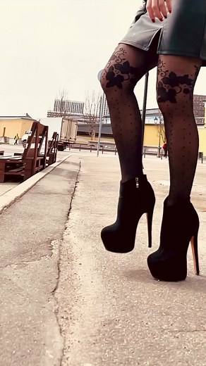 ASMR walk on 6-inch high heels, nylons, clicking sound 😸👠 Full set on Boosty 👇#Heels #legs #Highheels #highheels #stiletto #Девушка #girl