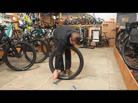 How to Fix a Bike Puncture: Replacing an Inner Tube Properly