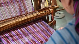Intangible cultural heritages are presented everywhere in Ganzhou. You can have a look at the Hakka braid-weaving techniques, which is one of the intangible cultural heritages of Ganzhou City.😉😉 | Amazing Ganzhou