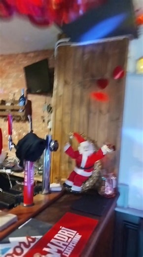 Annual Christmas jumper pub crawl starts in the Castle | The Castle Inn