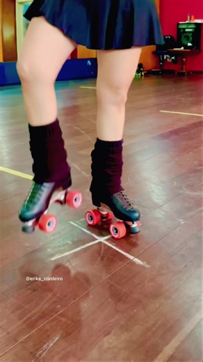 Mastering the Sexy Strut Walk: A Tutorial by Erika Cordeiro