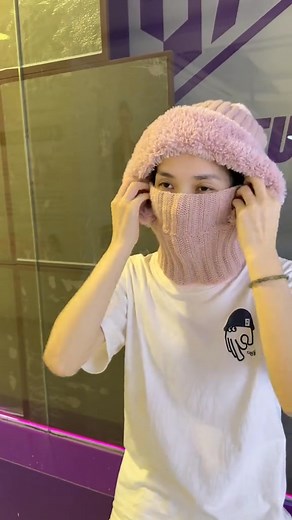 Stay cute & warm all winter! 🧣 This fleece-lined knit balaclava hugs your face, ears, and neck—no wind, no cold, just pure softness. Perfect with sweaters, coats, and everyday winter outfits. | Statisticsm