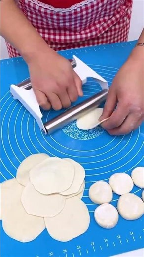 Kitchen Gadgets You Must Have ! Rolling pin-Chapati maker ! Roti maker Gadget