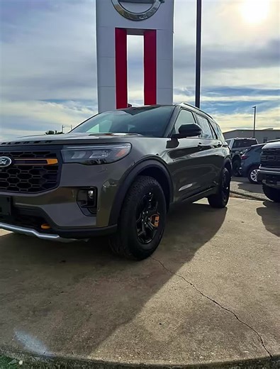 🔥🔥 UNLEASH THE BEAST: The 2026 Ford Explorer Tremor is HERE and READY TO DOMINATE! 🔥🔥 This off-road warrior in sleek Marsh Gray is turning heads and crushing trails with raised suspension, all-terrain tires, standard 4WD, skid plates, and those bold orange Tremor accents! 💪 Fully loaded for epic adventures: ✅ Hands-Free Highway Driving with Ford BlueCruise ✅ Keyless Entry Keypad ✅ Ultimate Package ✅ Massive Panoramic Moonroof ✅ Bang & Olufsen Unleashed Sound System ✅ Power-Folding Third Row