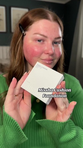 Trying Missha Cushion Foundation! Omg 😲 Shade 21 Light Beige. #fullcoveragefoundation #fullcoverage #cushionfoundation #fairskin #redskin #makeup #review #paleskinmakeup #dryskin #texturedskin #redness #koreanmakeup #missha