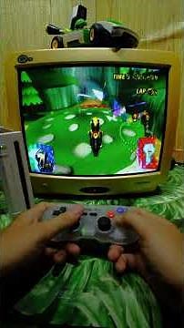 8Bitdo Controller on Mario Kart Wii CRT?! Wario Jumps Mushroom Gorge!