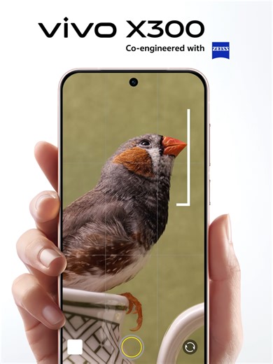 De paisaje a retrato, sin perder calidad. No necesitas acercarte para capturar el momento. Con el Super Zoom de vivo Smartphone puedes tomar una sola foto y transformarla sin perder detalle.📱 #vivoX300 #vivoSmartphone #SuperZoom #VeMásAllá