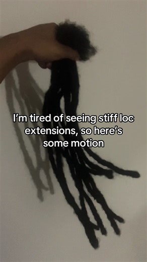 Stiff loc extensions? I’m not doing it. If I can’t shake them and see movement, they’re not leaving my hands. I need flow. I need softness. I need that “how long you’ve grown your hair?” type of energy. Your extensions should move like real locs, not sit there like they’re scared. If you’ve been wanting a custom set with actual motion, just message me. We’ll talk length, size, fullness, all of it.