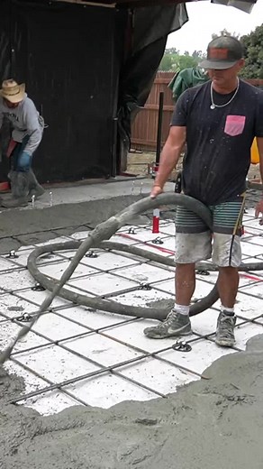 Pumping It Down! Laying down concrete in Orange County, California. #concrete #concretepump #skill #pro #concretetruck #concretetools #bestinthewest