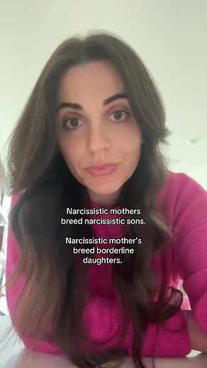 Narcissistic Mothers: Golden Sons vs. Borderline Daughters