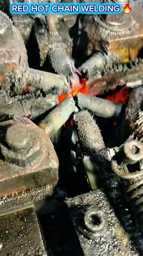 Chain Link Welding Process – Satisfying Industrial Steel Manufacturing.