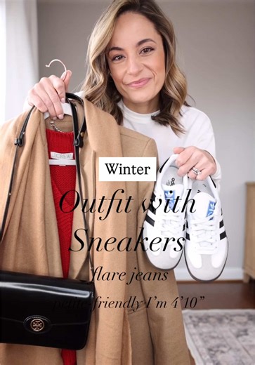 Casual Outfit Ideas with Flare Jeans for Petites