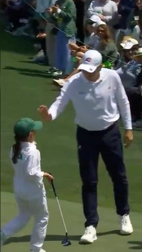 Making putts at Augusta National is easier when you're named Azalea. #themasters