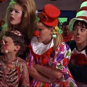 The Lizzie McGuire Cast Looks Back on the Iconic "Night of the Day of the Dead" Episode