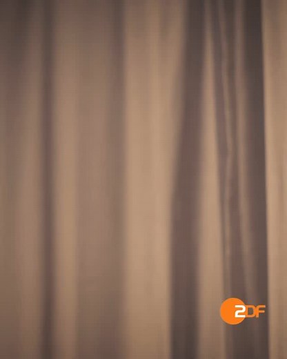 Endlich ist es so weit! Die 11. Staffel Lena Lorenz läuft ab Donnerstag, dem 17.04. im ZDF! 🎉📺 Viele Spannende Folgen erwarten Dich! Familie, Liebe, Drama, Politik und ganz viele bewegende Geburten👶🧑‍🍼 Sei gespannt und schalte am Donnerstag um 20:15 im ZDF ein! Danke an das gesamte Team und den Cast und danke natürlich an Euch liebe Zuschauer! ⛰️ #lenalorenz #berchtesgaden #zdf #zdfmediathek #serie #deutscheserie #bayern #judithhoersch #evamattes #rabanbieling | Lena Lorenz