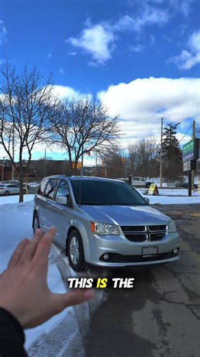 Space for 7, price for 1. 🤝 This Crew trim Grand Caravan is sitting pretty in silver and ready to roll. At $126 bi-weekly, it won’t last long! #Dodge #GrandCaravan #CleanTitle #BudgetFriendly #SerenaMotors