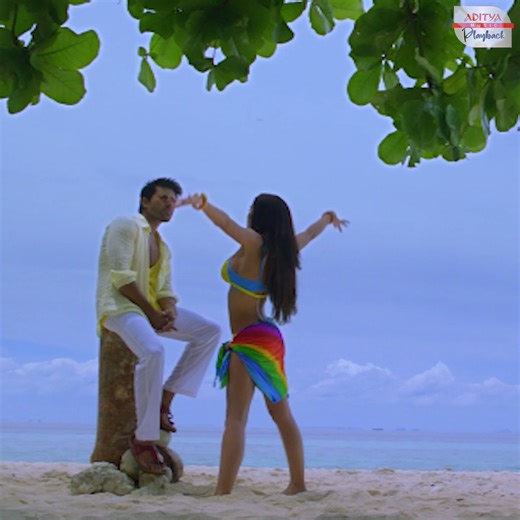 Dive into a melody that feels like falling for someone with 💖 #OyeOye Song from #Yevadu 🎵 #RamCharan #AmyJackson #DeviSriPrasad #SreeMani #DavidSimon #Andrea #TeluguRomanticSongs #AdityaMusic #AdityaMusicPlayBack | Aditya Music Playback