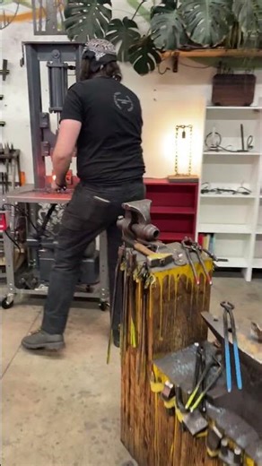 Using a 50 lb power hammer and a 16 ton hydraulic press to forge Damascus #steel #blacksmith #metal