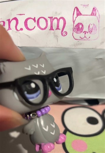 Open a whatnot package from LpsKings with me! (Yes I’ve seen the dark side of getting pets from him) #lps #lpsunboxing #lpspackage #lpspackageopening #littlestpetshops