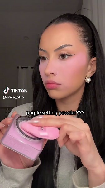 Huda Beauty Purple Setting Powder Review