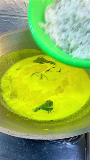 Begini cara ka Anisa bikin nasi kuning yg wangi, tahan lama dan gurih #telurbalado_satset #nasikuning #reseprumahan #resepsatset_rudy