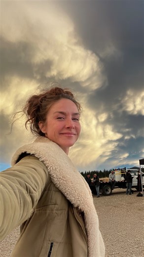 Erin Karpluk on Instagram: "Fall Daze 🍂🎃🦌 Sure love my family & friends, celebrating Dad’s life & grateful for projects on both sides of camera. Lil’Oct assemble. (Thx for correcting my spelling Matt ;)"