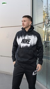 Stile deciso. Comfort assoluto. 🔥 La felpa e il pantalone firmati Nike sono il set perfetto per chi cerca un look sportivo che unisce qualità, carattere e versatilità. Ideali per l’allenamento, per il tempo libero e per le giornate più casual. 🎄 E ricorda: fino al 14 dicembre, con una spesa minima di 50€ nei nostri Punti Vendita ricevi un BUONO del -30% su TUTTO, spendibile dal 15 al 28 dicembre. Un’occasione da non perdere per completare i regali… o per regalarti qualcosa di speciale. 🛍 Disp