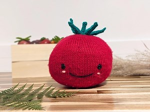 Hand-knitted Tomato Plush Toy - Handmade Wool Toy, Gift Idea | Hand-knitted Tomato Plush Toy - Gift Idea - Etsy Canada