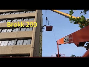 Brokk 200 demolition robot on the Liebherr LTM 1200 mobile crane 5.1