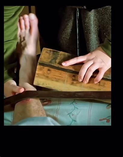 Movie 🎥 clips on Instagram: "follow @backtolife44. 🎦 Movie Title/ Misery (1990) After a serious car crash, novelist Paul Sheldon (James Caan) is rescued by former nurse Annie Wilkes (Kathy Bates), who claims to be his biggest fan. Annie brings him to her remote cabin to recover, where her obsession takes a dark turn when she discovers Sheldon is killing off her favorite character from his novels. As Sheldon devises plans for escape, Annie grows increasingly controlling, even violent, as she fo