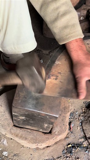 #knifeskills #bladesmithing #handmadeknives #knifemaker #forgingknives